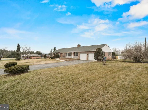 8114 Cambridge Dr, Frederick, MD 21704