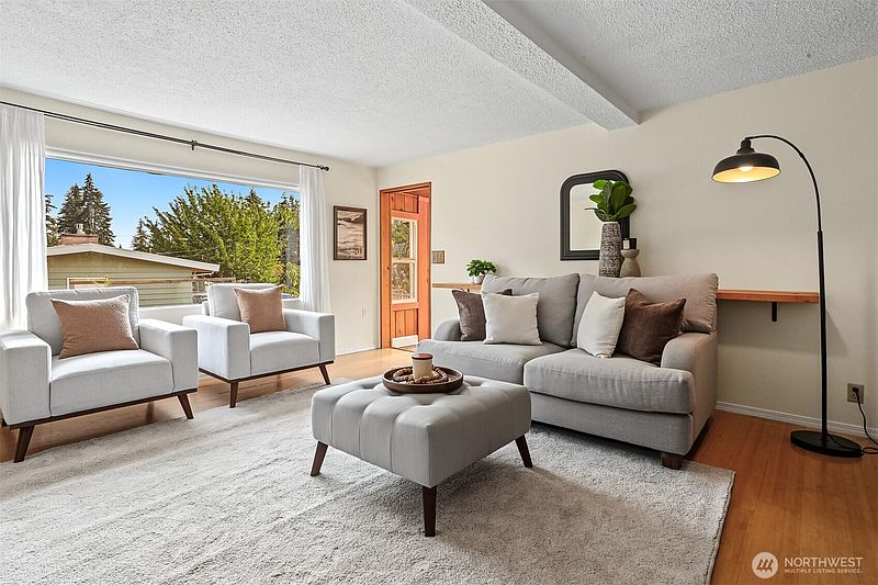 4th image of 19127 80th Avenue W