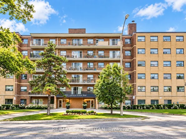 1524 Lawrence Ave W #104, Toronto, ON M6L 1B7
