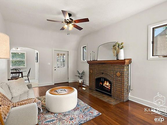4th image of 3254 Townsend Ave NE