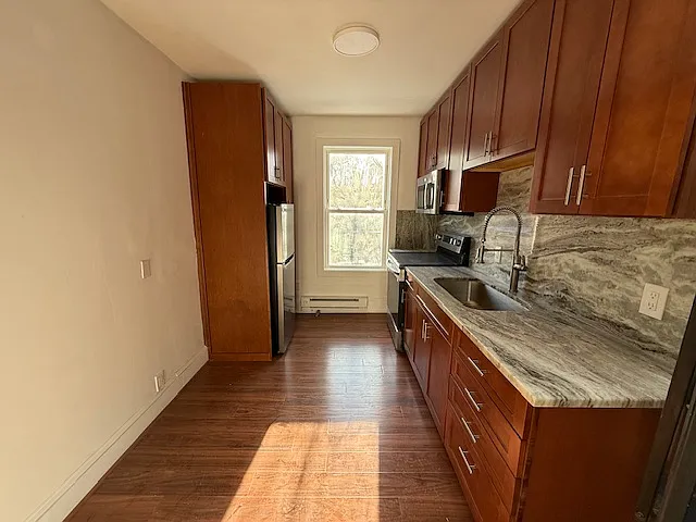 682 Parker St #2 — Photo 4