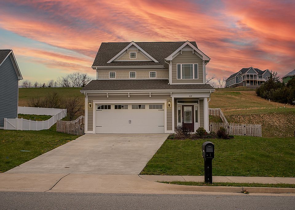 1st image of 229 Windsor Dr