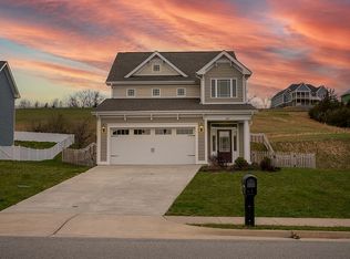 229 Windsor Dr, Fishersville, VA