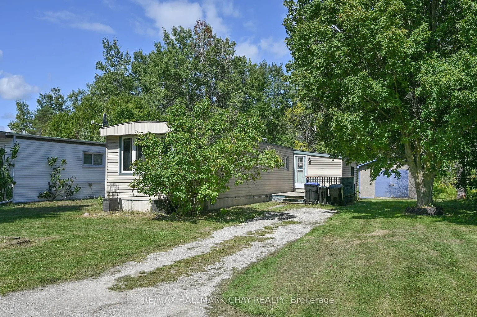 32 Shamrock Cres photo 1