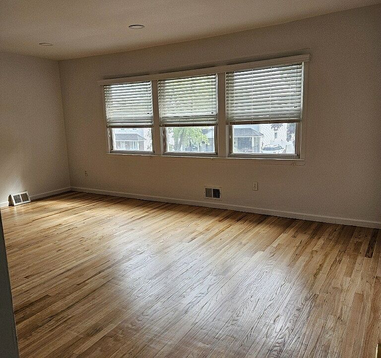 1st image of 433 Barlow Ave #1