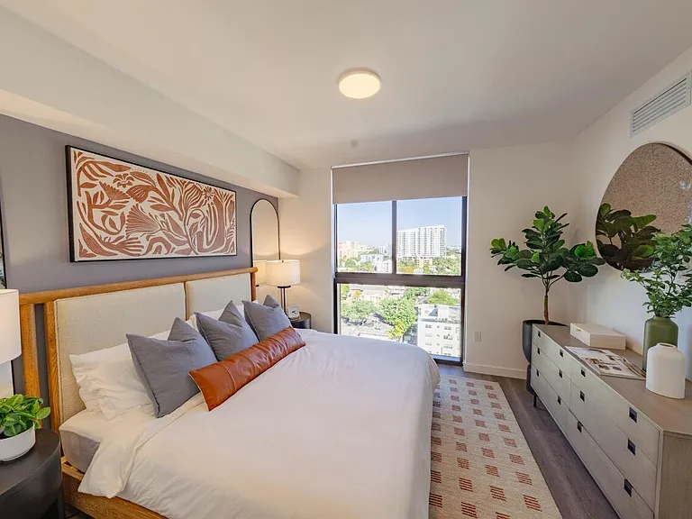450 SW 5th St #608 — Photo 15