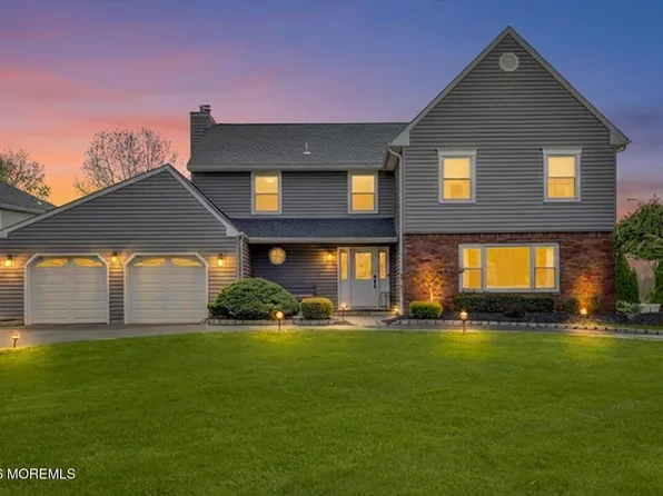 29 Nashua Drive, Marlboro, NJ 07746