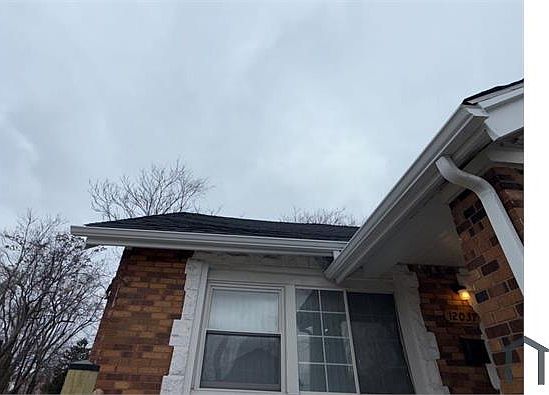 4th image of 12037 Roselawn St