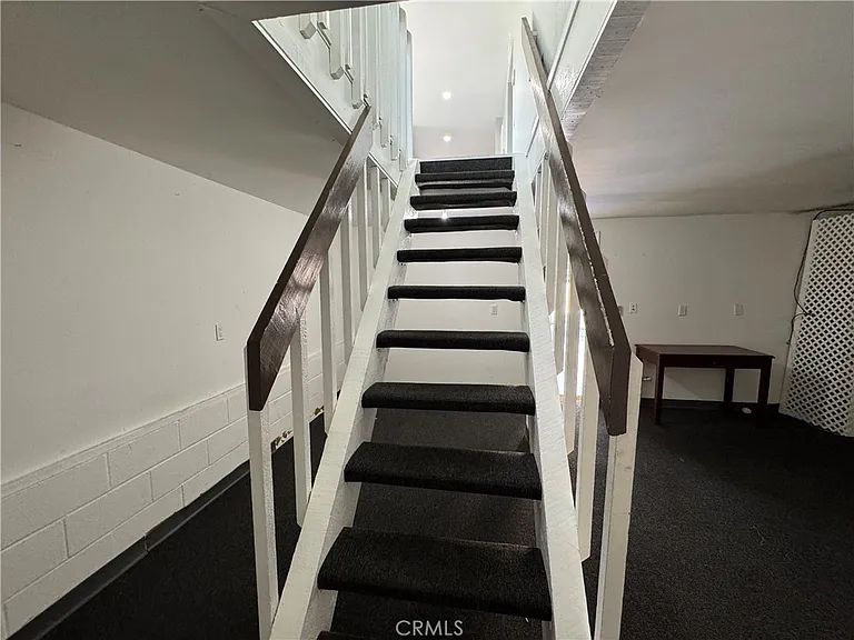 810 W Lambert Rd — Photo 22