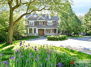 1105 Mohawk Rd, Wilmette, IL 60091