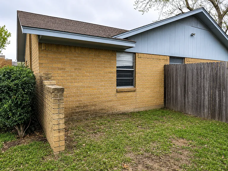 735 W Ridge Dr — Photo 5