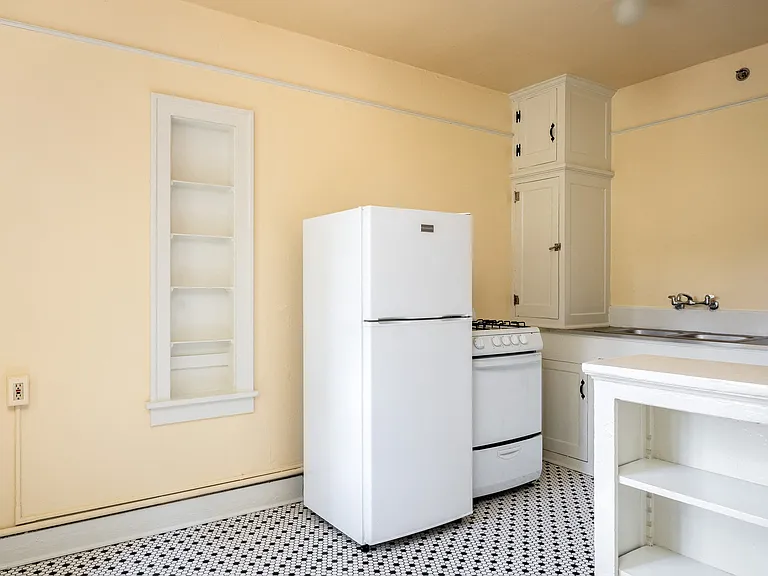 Mississippi Court | Kitchen