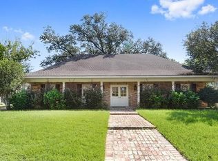 12 Five Oaks Dr, New Orleans, LA 70131