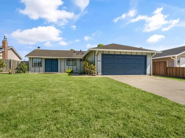 535 Spindrift Way, Half Moon Bay, CA 94019