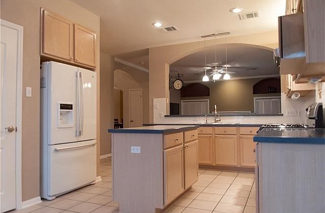 1st image of 1828 Camas Dr