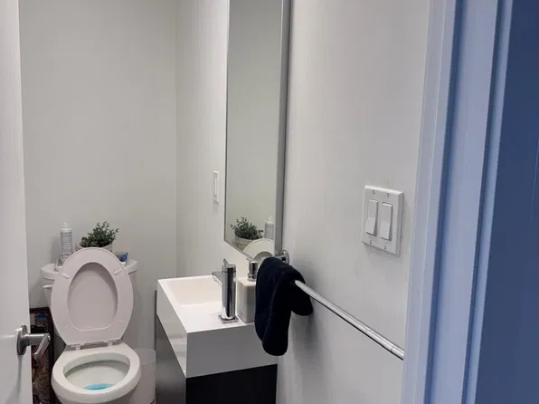54 Hooyo Ter, Toronto, ON M6A 0E2