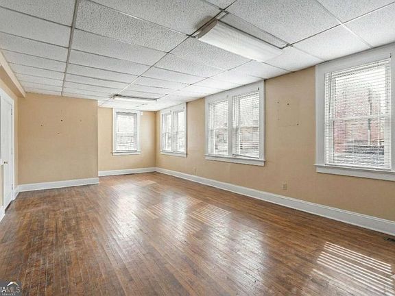 3rd image of 669 Dill Ave SW