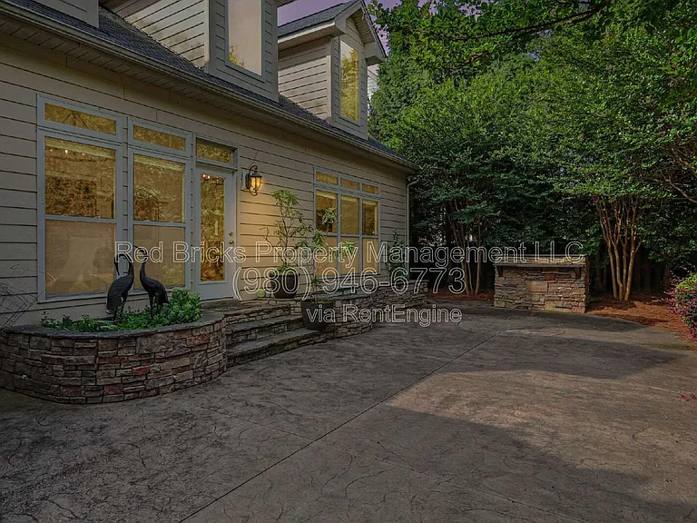 10644 Euclid Ave NW — Photo 29