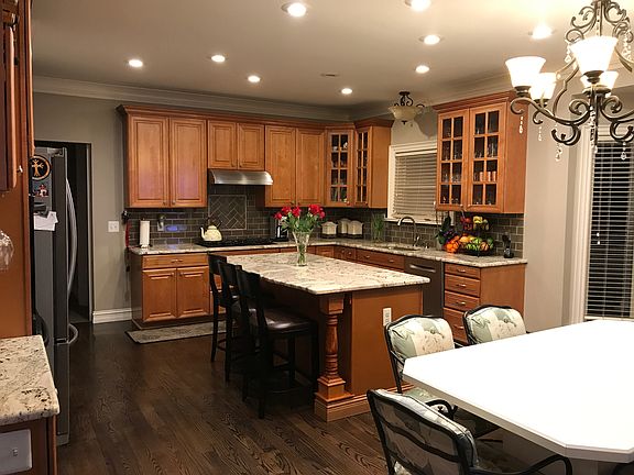 5th image of 600 Parkhurst Dr