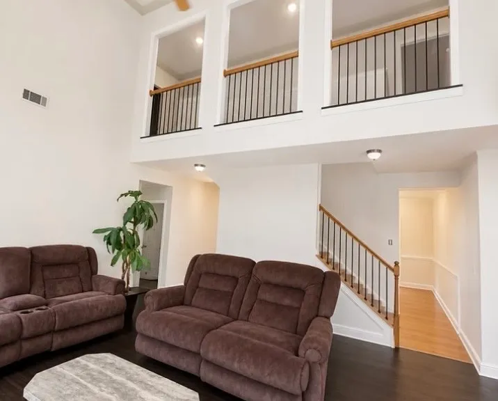 1361 Yorkshire Dr — Photo 7