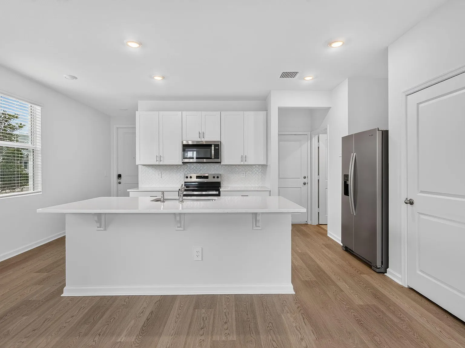 3 bed, 2.5 bath, 1808 sqft, $2,550 — Photo 4