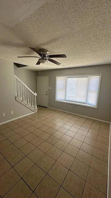 2 bed, 2.5 bath, 925 sqft, $1,395 — Photo 2