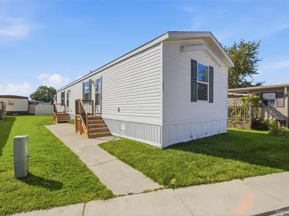 2099 Ida Dr, Troy, MI 48083