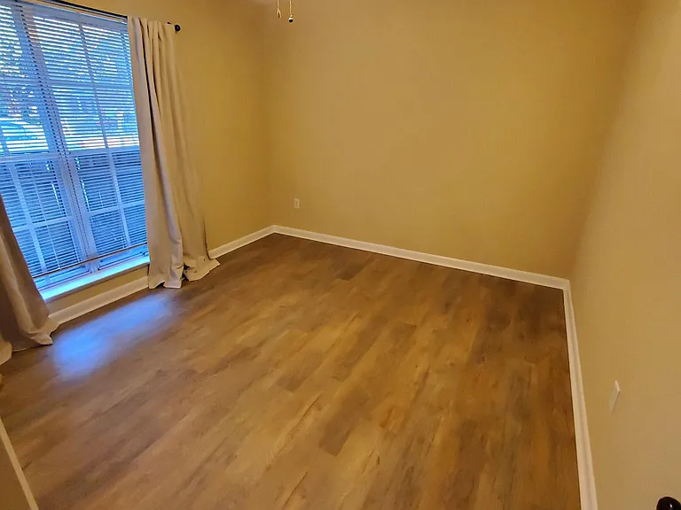 Large 2nd bedroom
