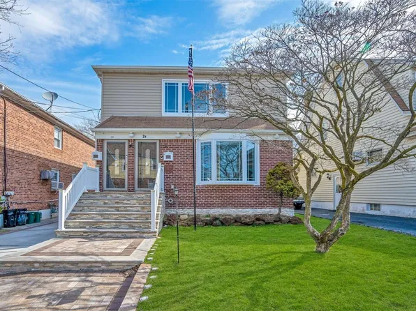 2 Starks Pl #B, Lynbrook, NY 11563