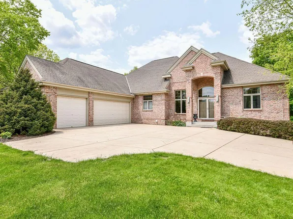 561 Stonegate PASS, Colgate, WI 53017