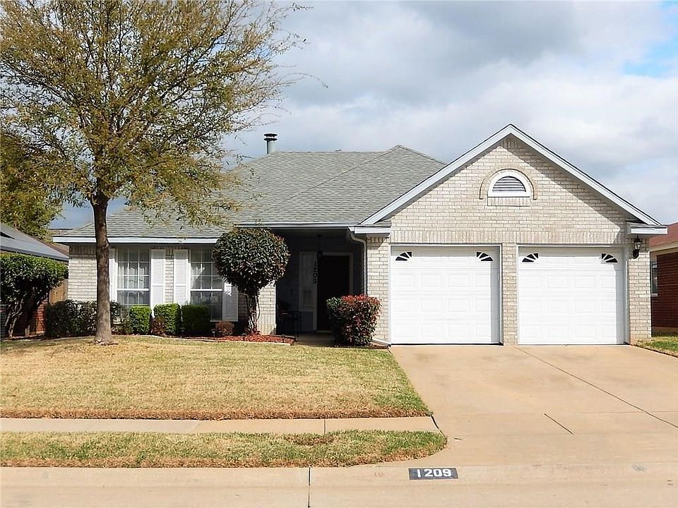 Welcome Home! 1209 Princeton Place - Euless Texas