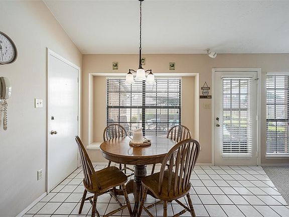 2nd image of 3610 Willowood Dr