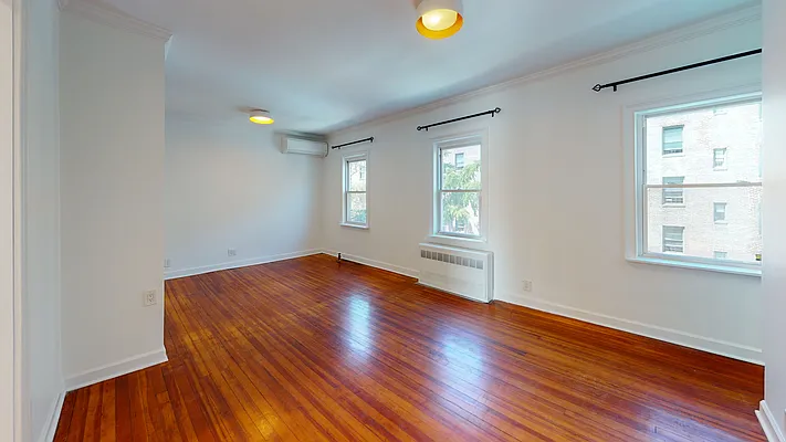 Rented by Bond New York | media 19