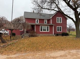 N5271 Madden Rd, New London, WI 54961