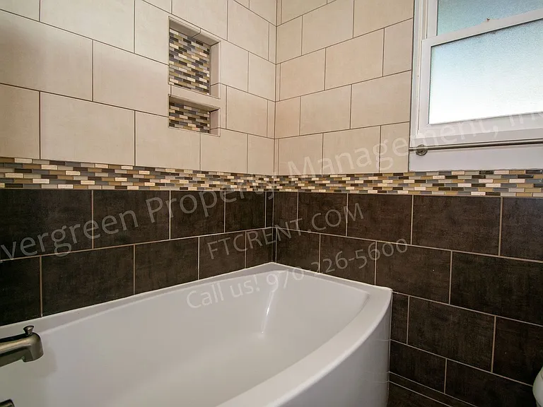 121 Buckingham St — Photo 18