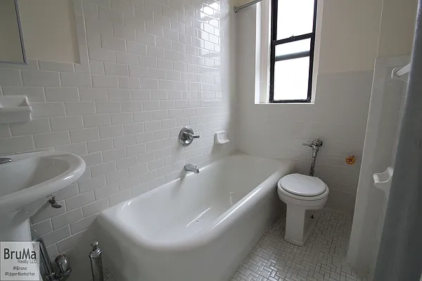 Rented by Bruma Realty LLC | media 1