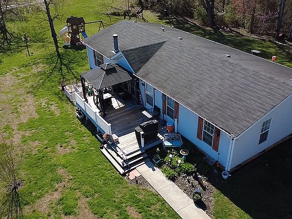 5th image of 1090 Chestnut Grove Rd