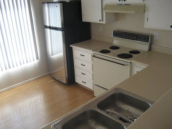 5th image of 19601 N 7th St Unit 2020