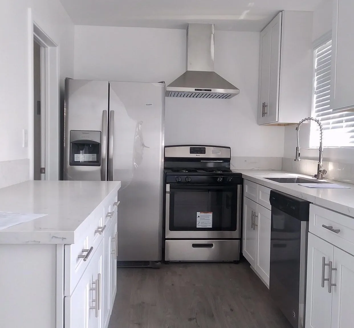 827 S Saint Andrews Pl — Photo 1