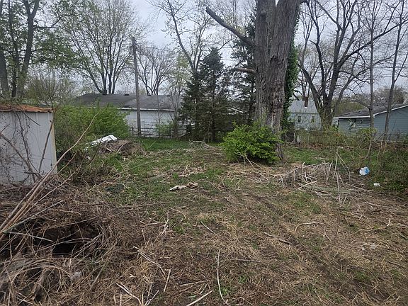 4th image of 1828 W Leafland Ave