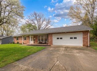 819 E 5th St, Dover, OH 44622