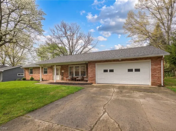 819 E 5th St, Dover, OH 44622