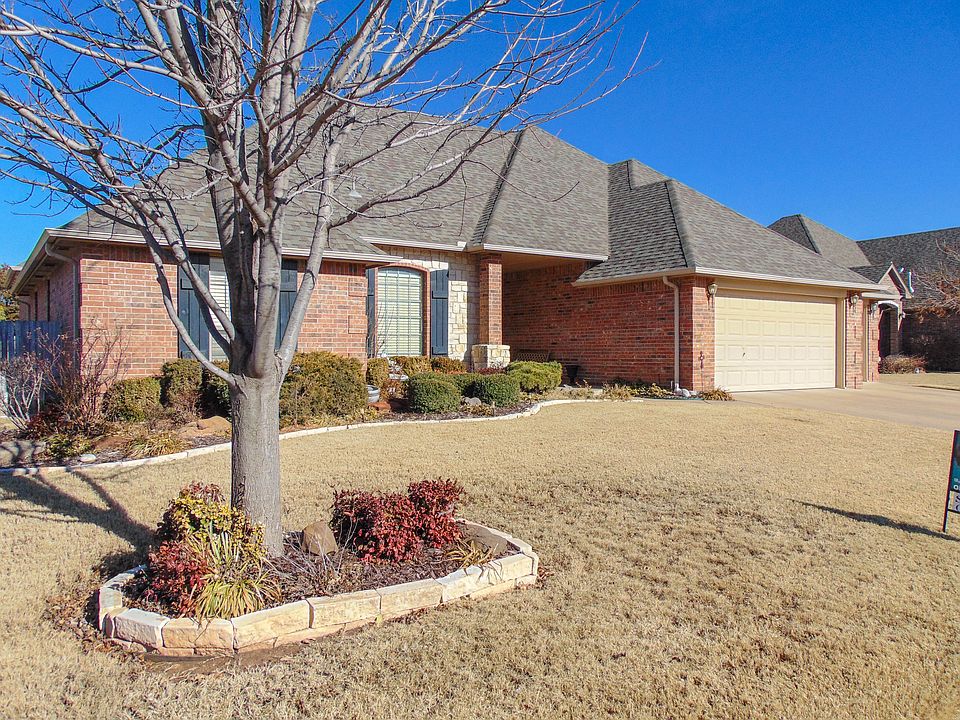 1st image of 21571 Lake Shadows Dr