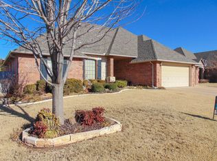 21571 Lake Shadows Dr, Edmond, OK 73012