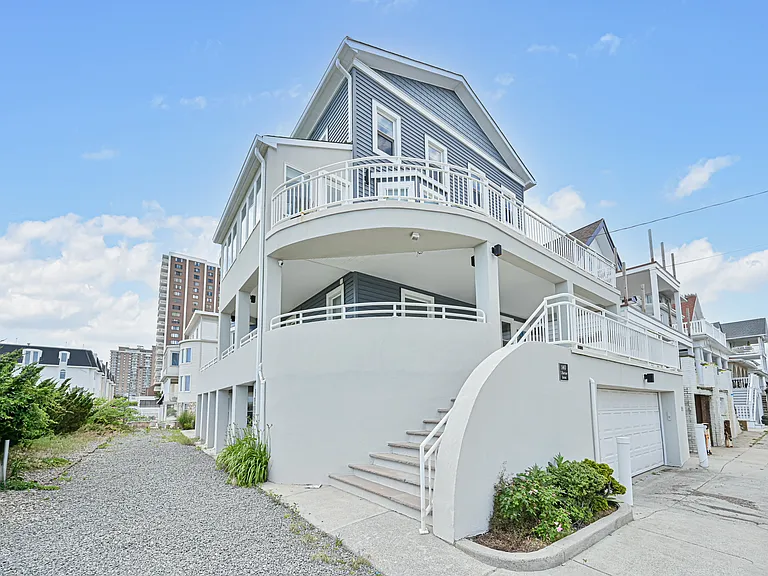 140 S Bartram Ave — Photo 10