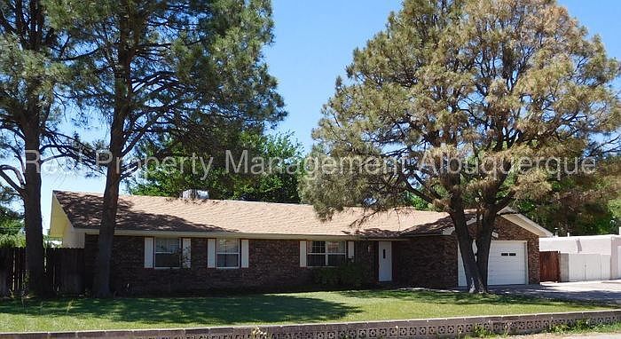 1st image of 512 Golden Meadow Dr NW