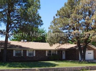 512 Golden Meadow Dr NW, Albuquerque, NM 87114