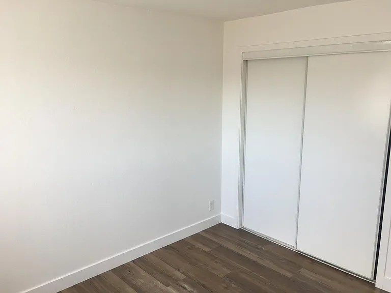 11248 Emelita St #6 — Photo 7