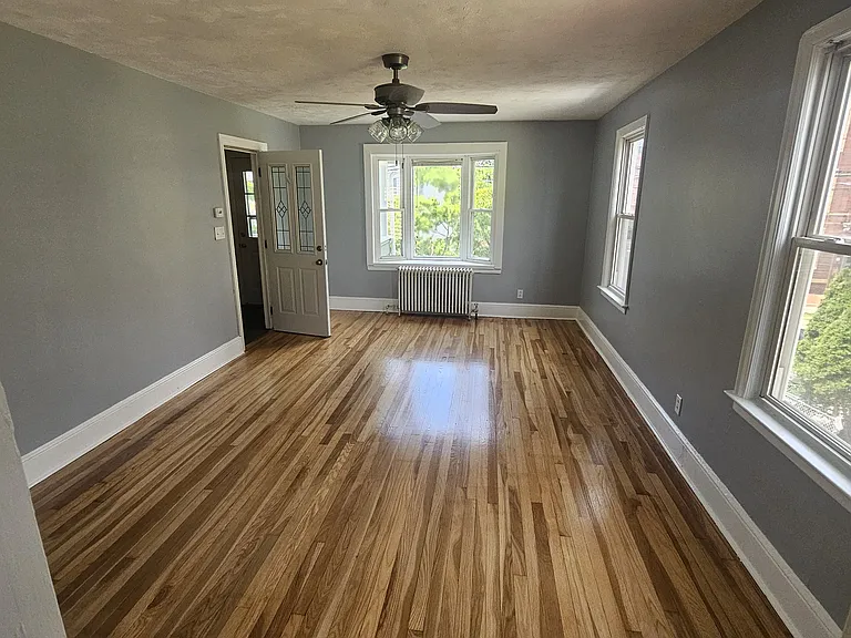 427 Charles St #2 — Photo 8