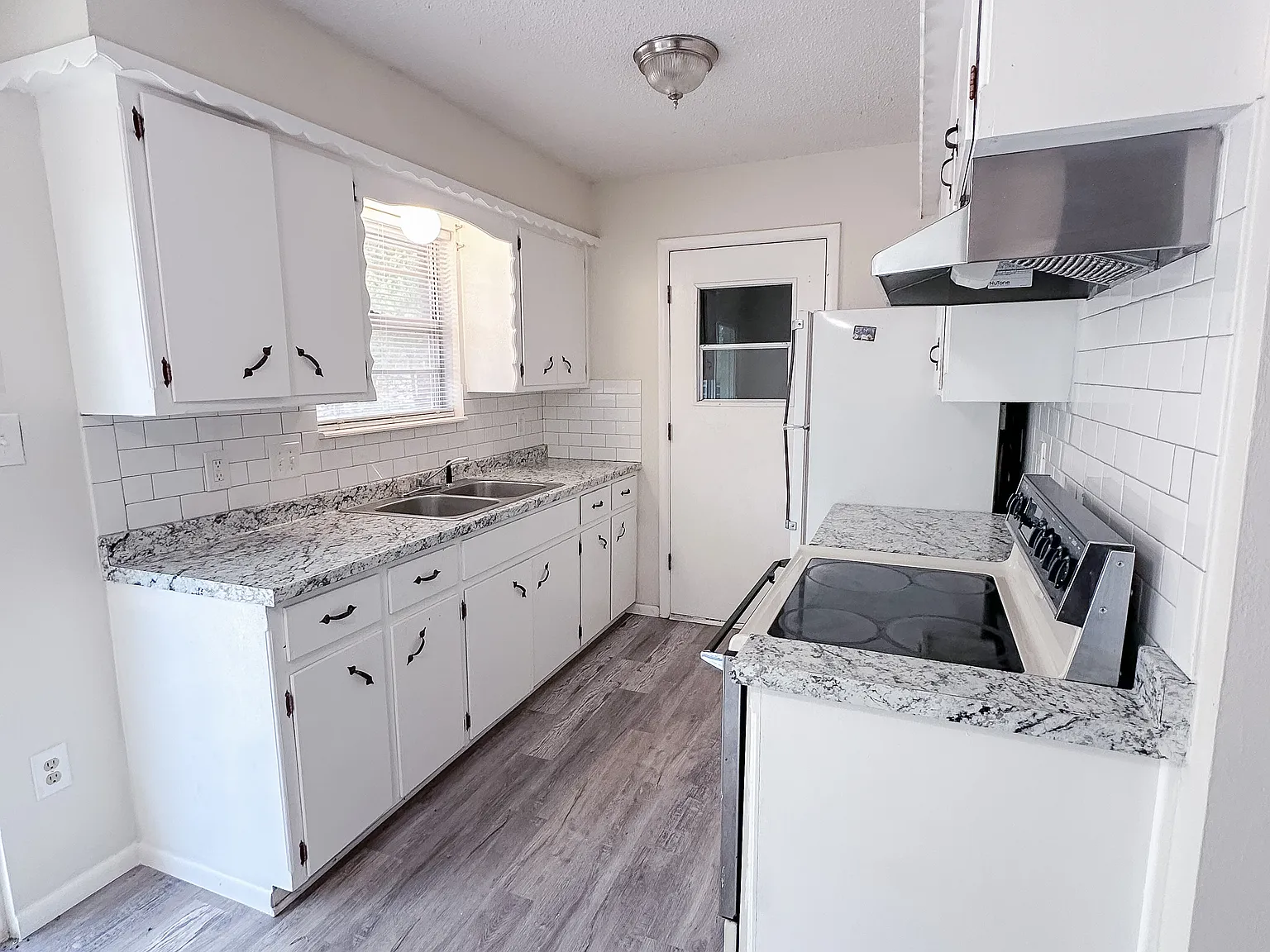 3 bed, 900 sqft, $950 — Photo 4